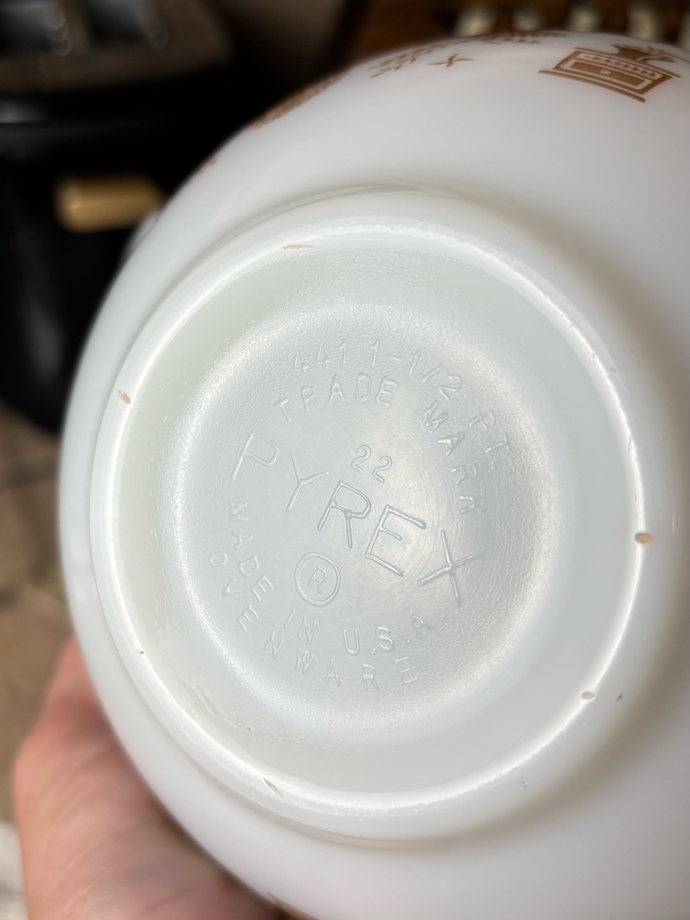 Vintage Pyrex Early American Cinderella Bowl - 1-1/2 pint - Picture 3 of 3